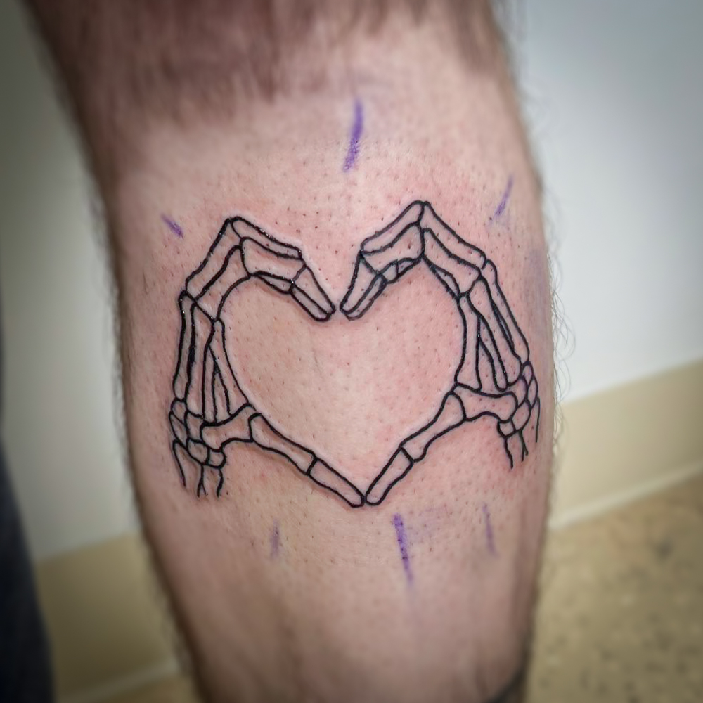 Hautbemaler - Tattoo Motiv - Skelett Hände Herz
